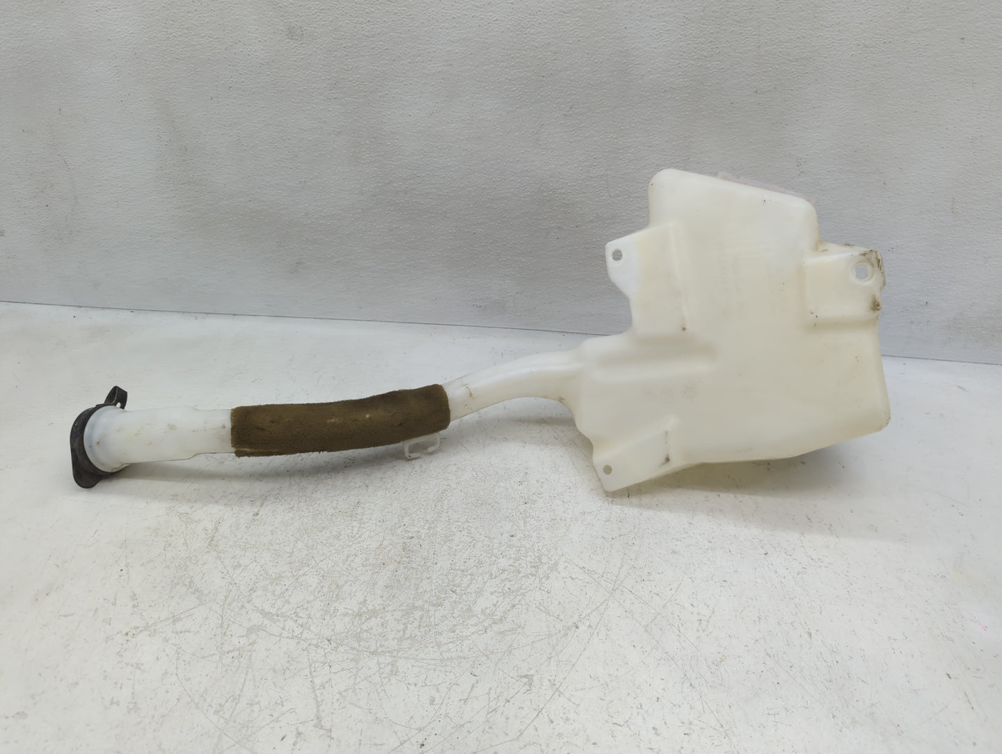 2010-2017 Buick Enclave Windshield Washer Fluid Reservoir Bottle Oem - Oemusedautoparts1.com