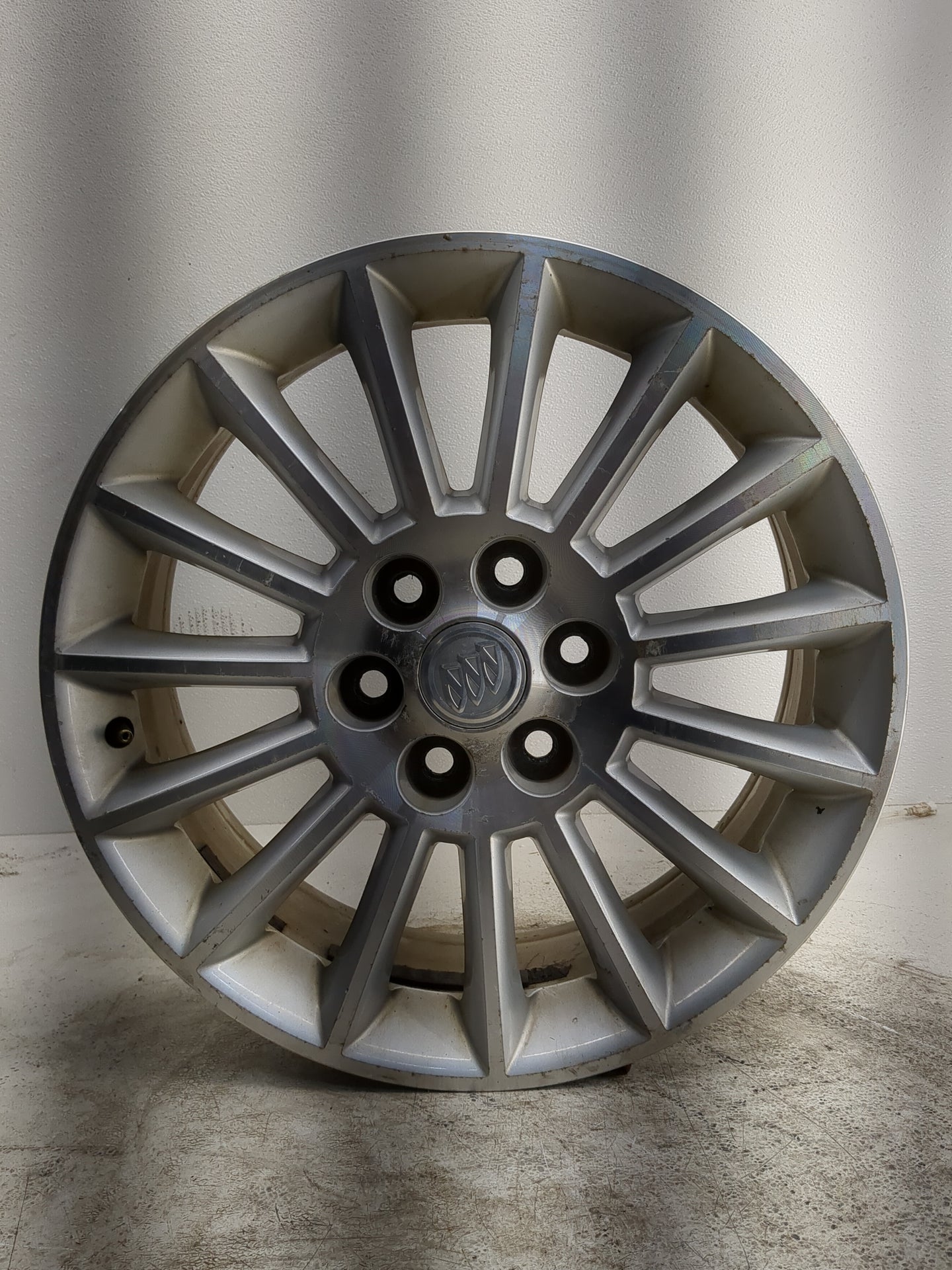 2008-2012 Buick Enclave Oem Wheel Rim - Oemusedautoparts1.com