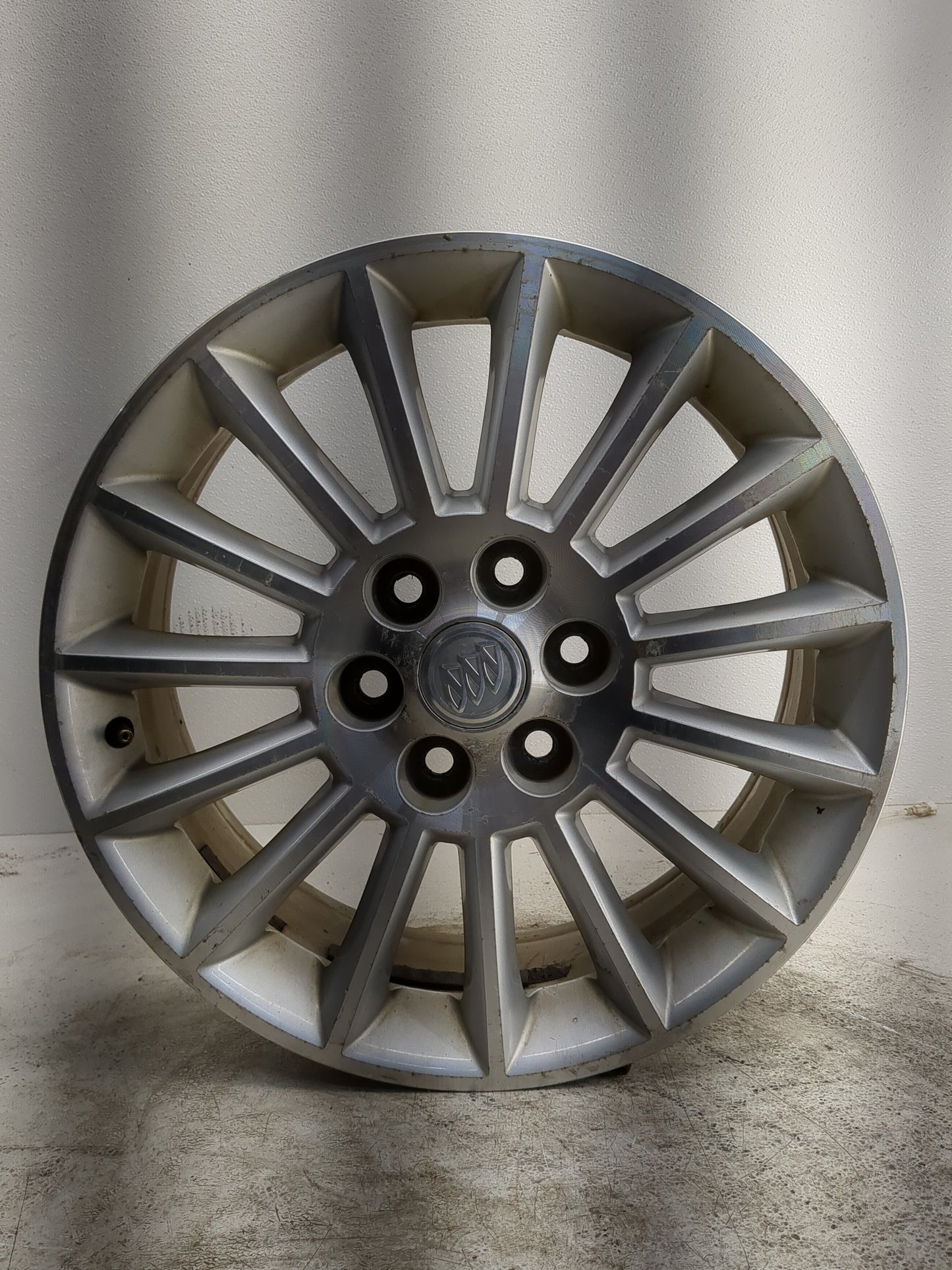 2008-2012 Buick Enclave Oem Wheel Rim - Oemusedautoparts1.com