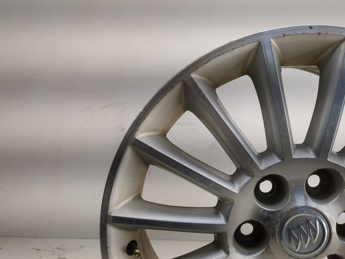 2008-2012 Buick Enclave Oem Wheel Rim - Oemusedautoparts1.com