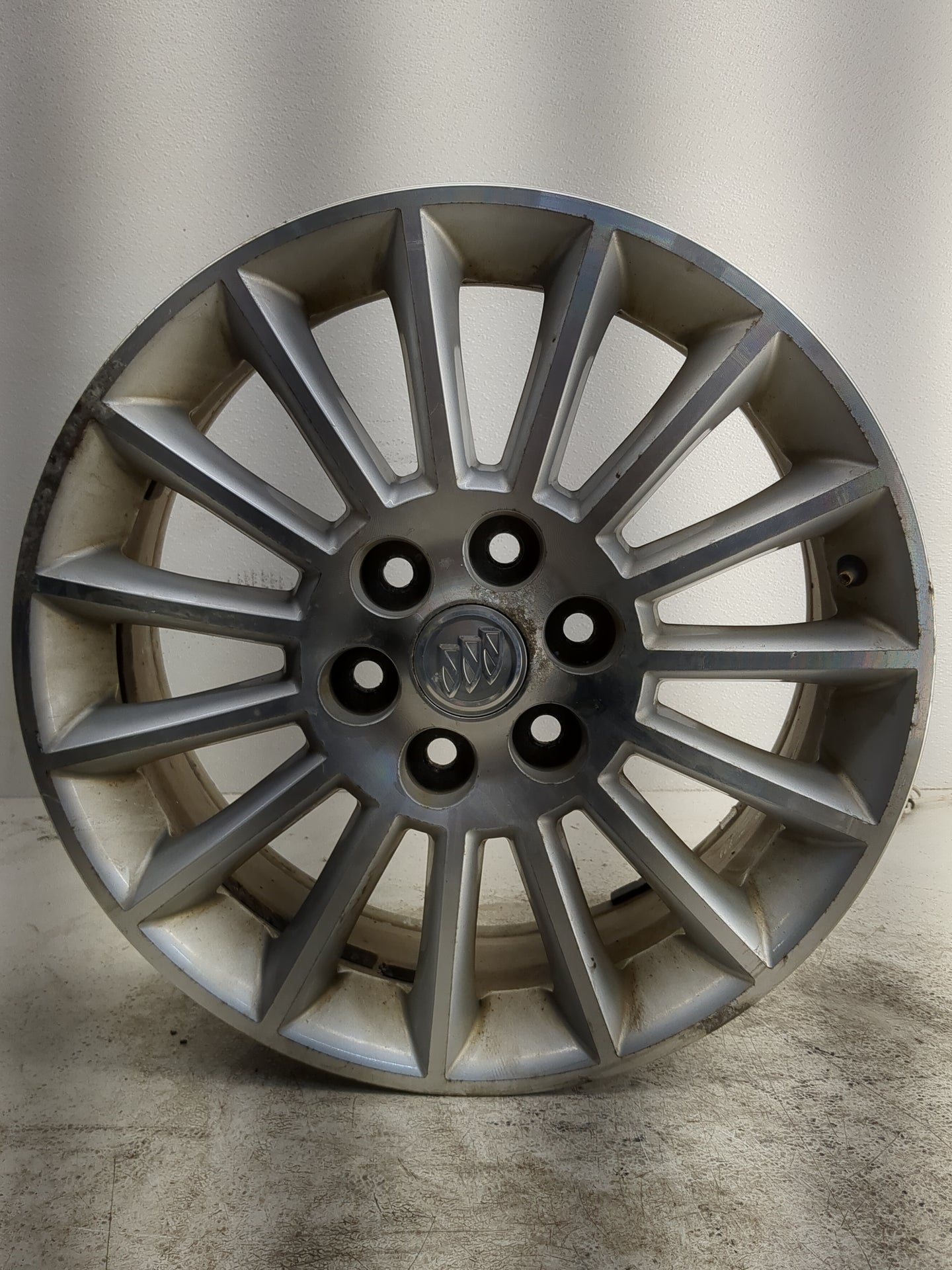 2008-2012 Buick Enclave Oem Wheel Rim - Oemusedautoparts1.com
