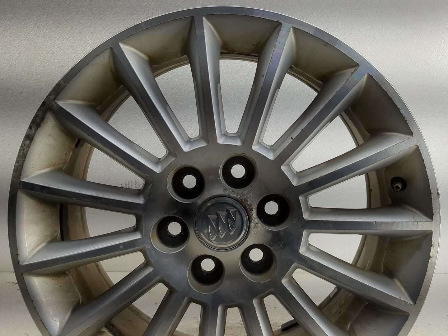 2008-2012 Buick Enclave Oem Wheel Rim - Oemusedautoparts1.com