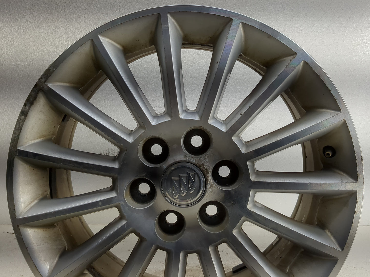 2008-2012 Buick Enclave Oem Wheel Rim - Oemusedautoparts1.com