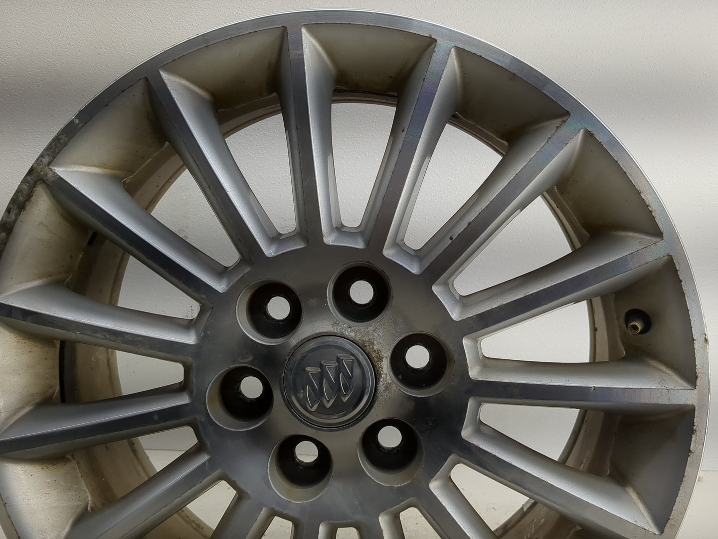 2008-2012 Buick Enclave Oem Wheel Rim - Oemusedautoparts1.com