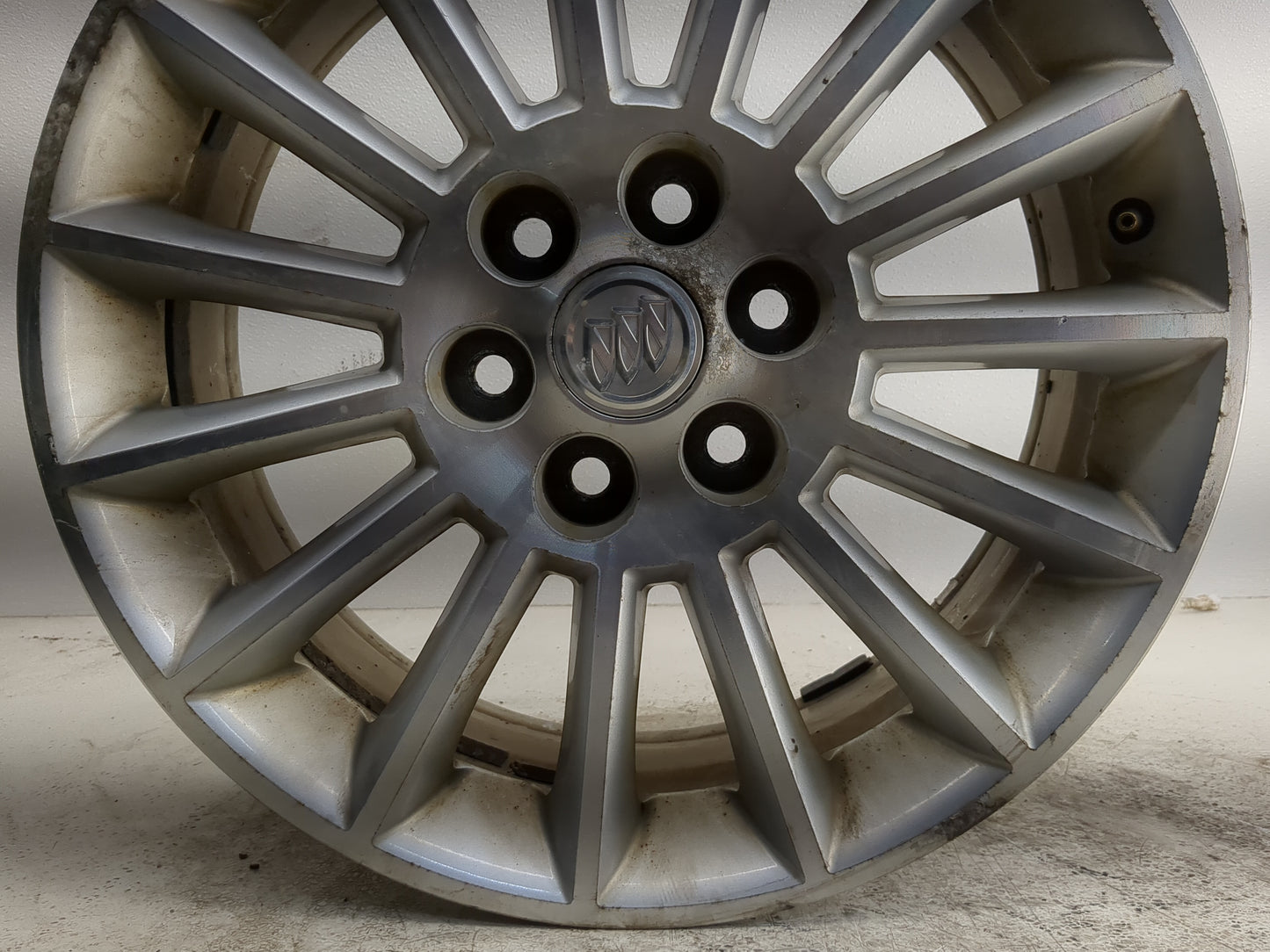 2008-2012 Buick Enclave Oem Wheel Rim - Oemusedautoparts1.com