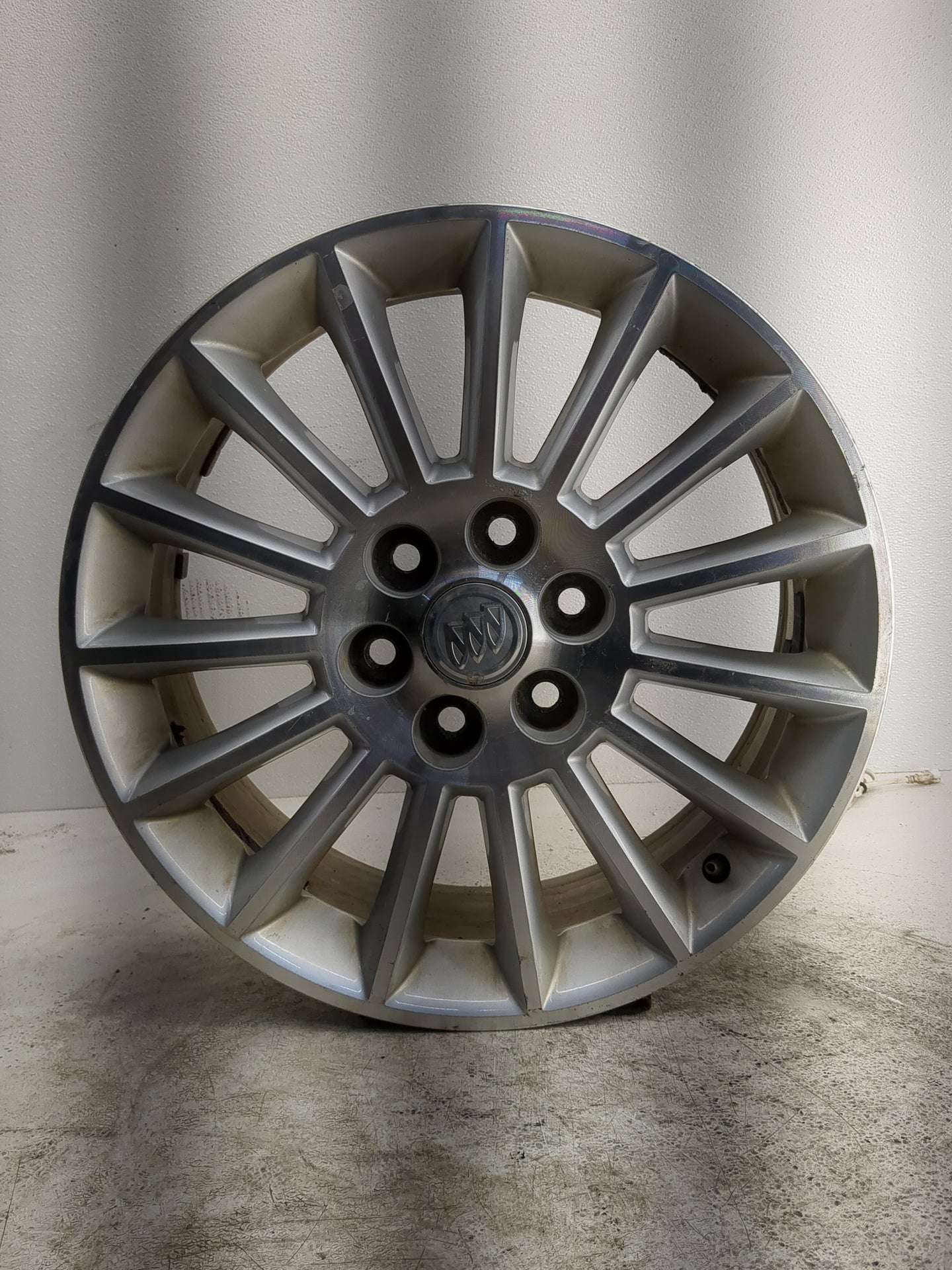 2008-2012 Buick Enclave Oem Wheel Rim - Oemusedautoparts1.com