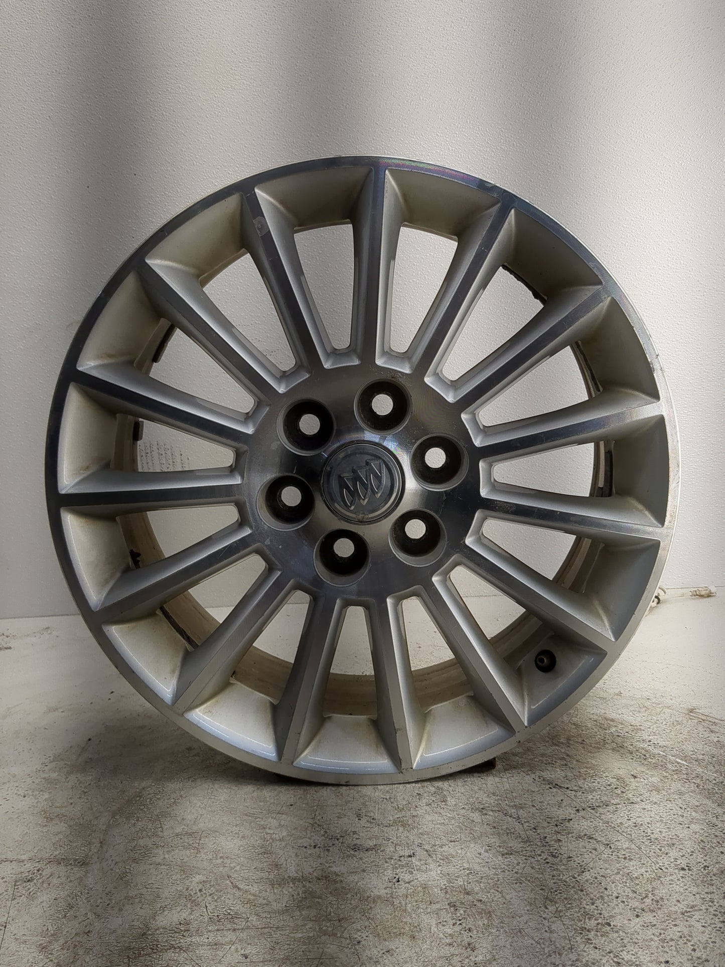 2008-2012 Buick Enclave Oem Wheel Rim - Oemusedautoparts1.com