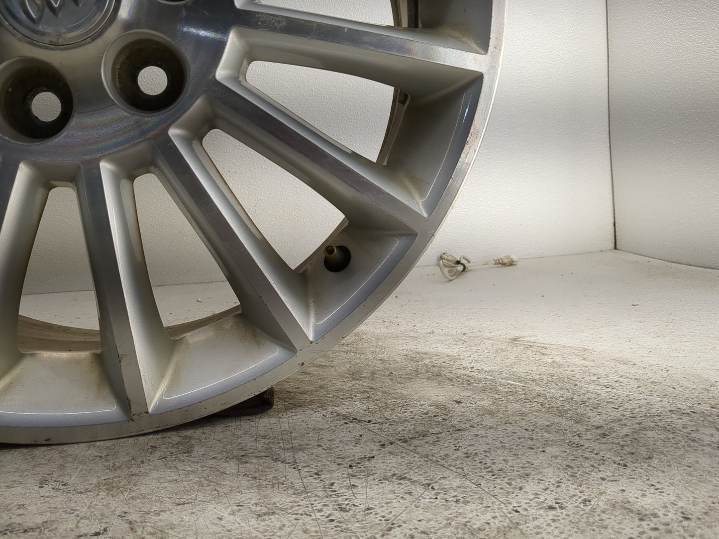 2008-2012 Buick Enclave Oem Wheel Rim - Oemusedautoparts1.com