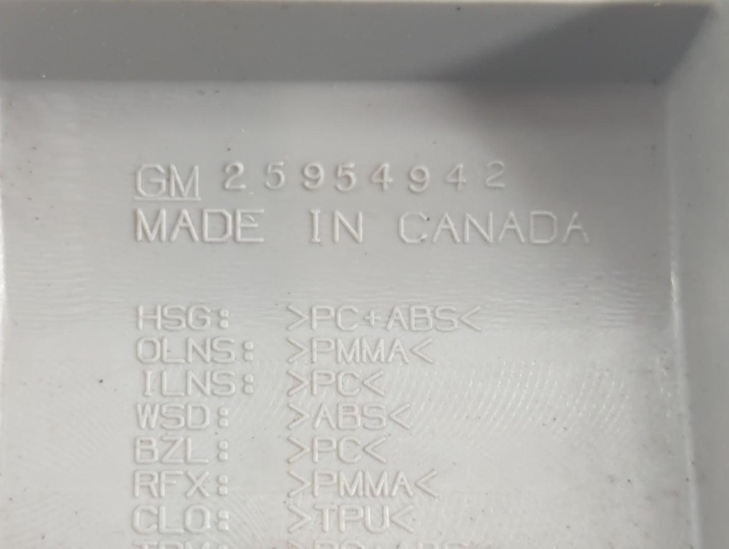 2008-2012 Buick Enclave Tail Light Assembly Passenger Right OEM P/N:25954942 Fits Fits 2008 2009 2010 2011 2012 OEM Used Aut