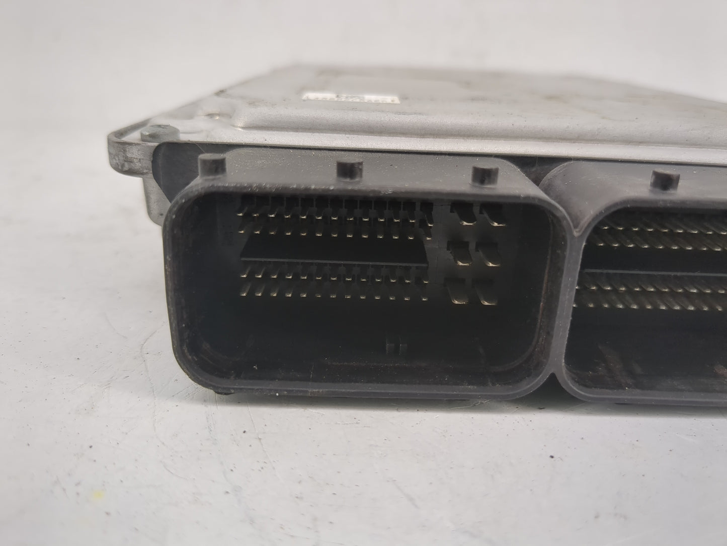 2010-2011 Buick Enclave PCM Engine Control Computer ECU ECM PCU OEM P/N:19300014 Fits Fits 2010 2011 OEM Used Auto Parts - O