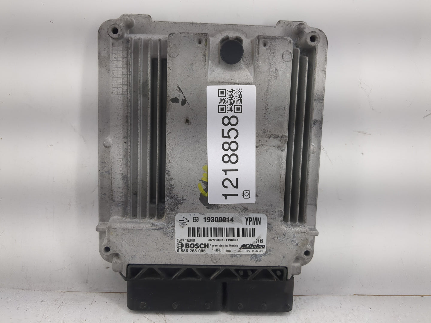 2010-2011 Buick Enclave PCM Engine Control Computer ECU ECM PCU OEM P/N:19300014 Fits Fits 2010 2011 OEM Used Auto Parts - O