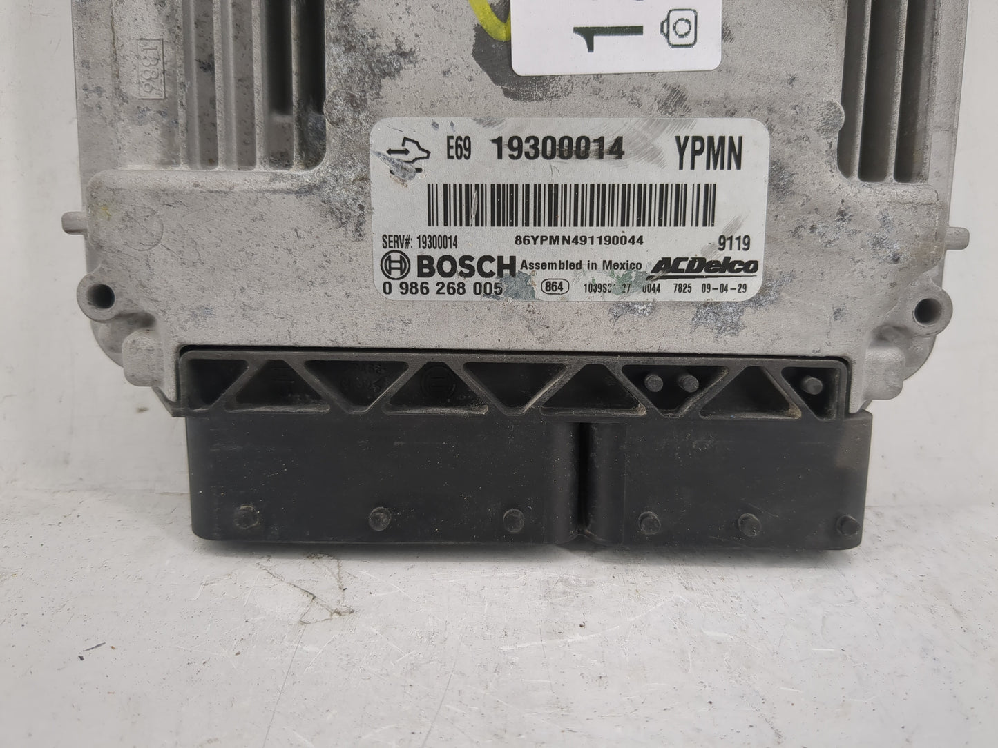 2010-2011 Buick Enclave PCM Engine Control Computer ECU ECM PCU OEM P/N:19300014 Fits Fits 2010 2011 OEM Used Auto Parts - O