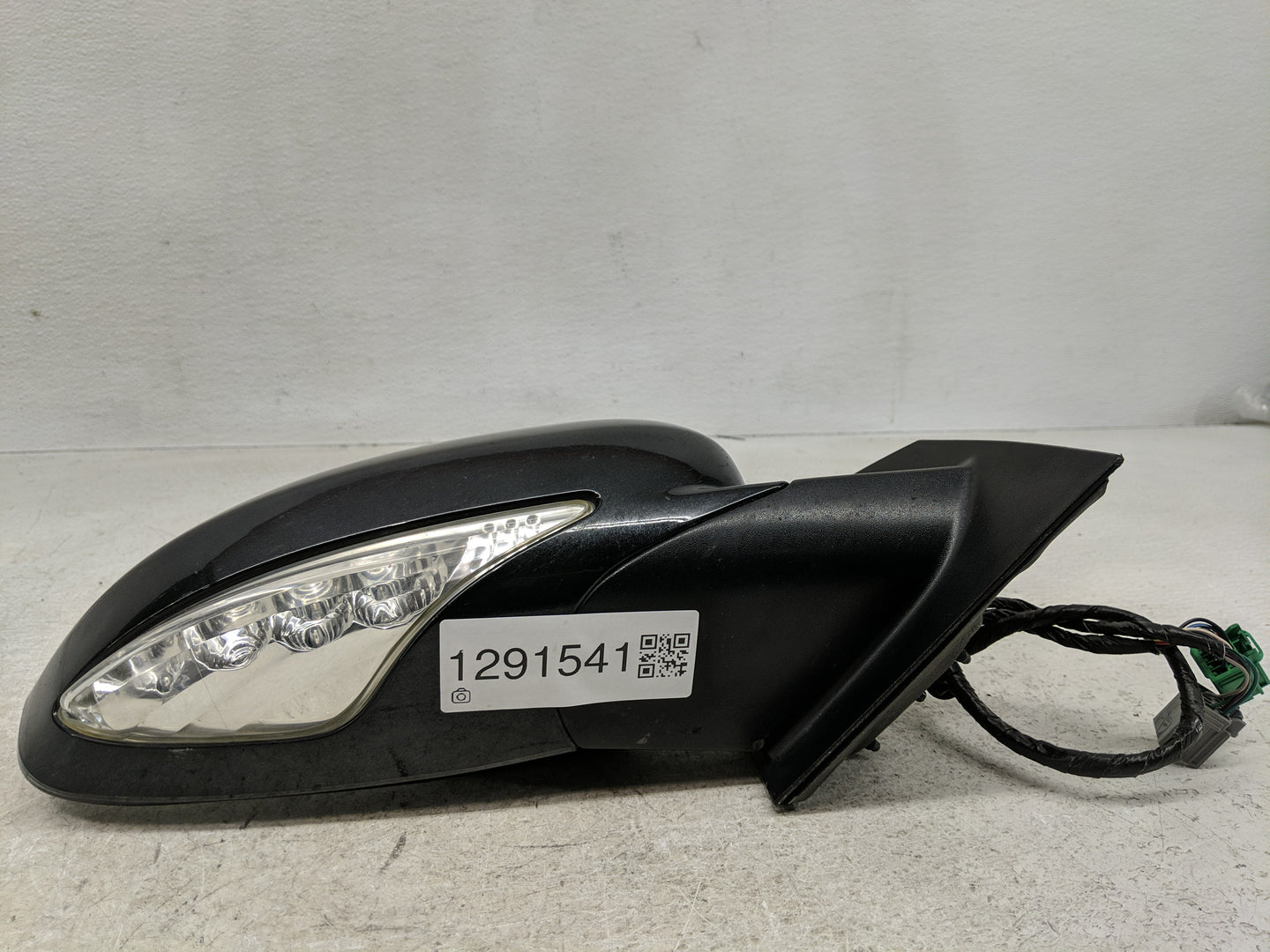 2008-2012 Buick Enclave Passenger Side View Mirror - Right Door Mirror OEM Used - Oemusedautoparts1.com