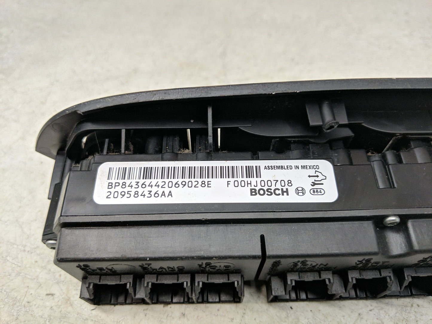 2010-2017 Buick Enclave Master Power Window Switch Replacement Driver Side Left P/N:20958436AA Fits OEM Used Auto Parts - Oe