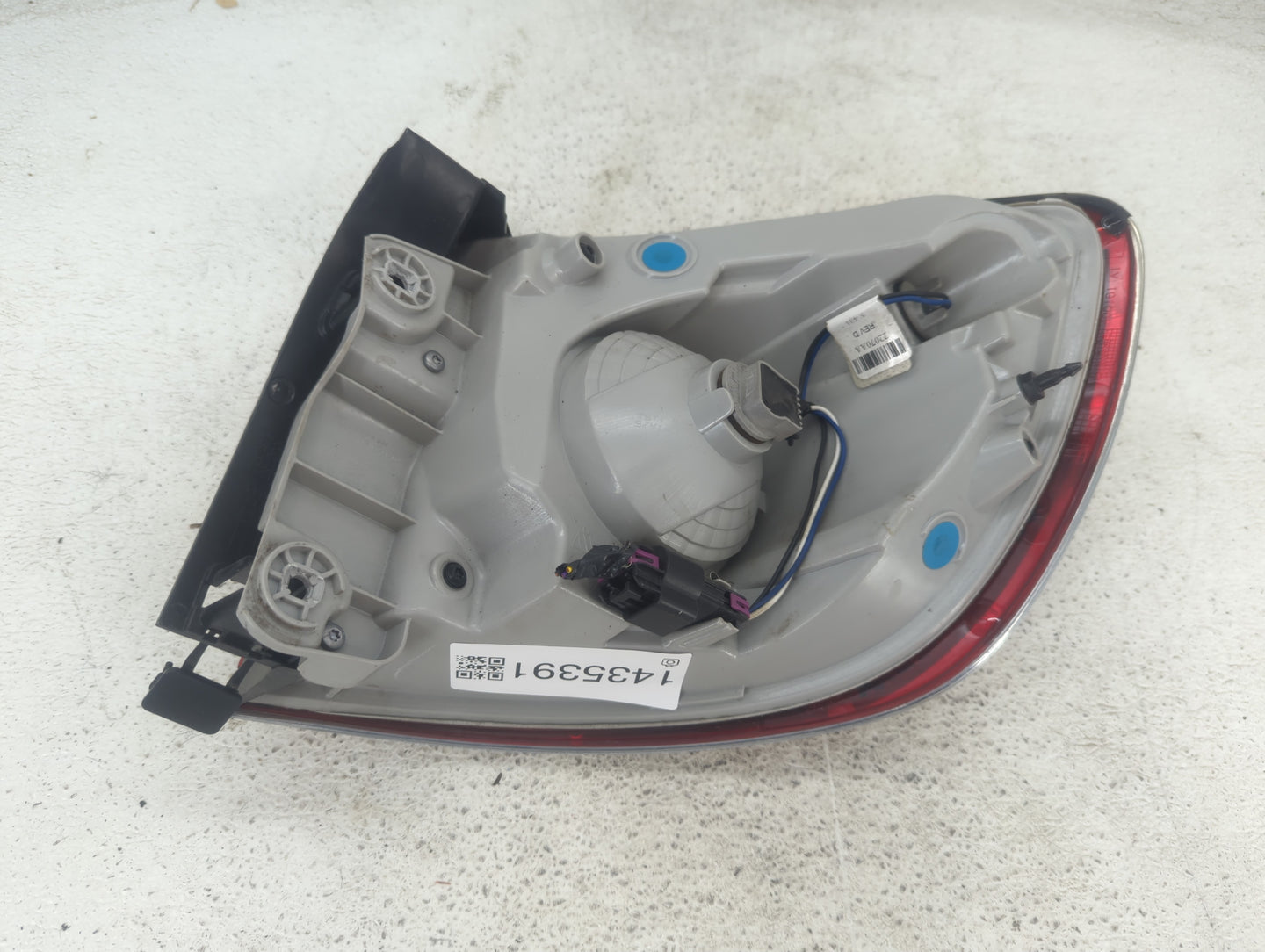 2008-2012 Buick Enclave Tail Light Assembly Driver Left OEM Fits Fits 2008 2009 2010 2011 2012 OEM Used Auto Parts - Oemused