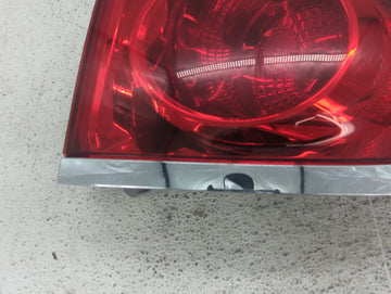 2008-2012 Buick Enclave Tail Light Assembly Passenger Right OEM P/N:25954942 Fits Fits 2008 2009 2010 2011 2012 OEM Used Auto Parts