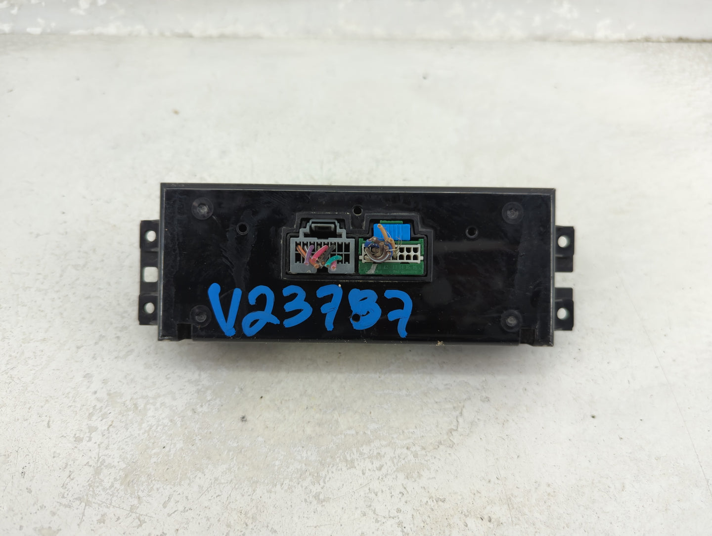 2008-2016 Buick Enclave Climate Control Module Temperature AC/Heater Replacement P/N:15881861 Fits OEM Used Auto Parts - Oem