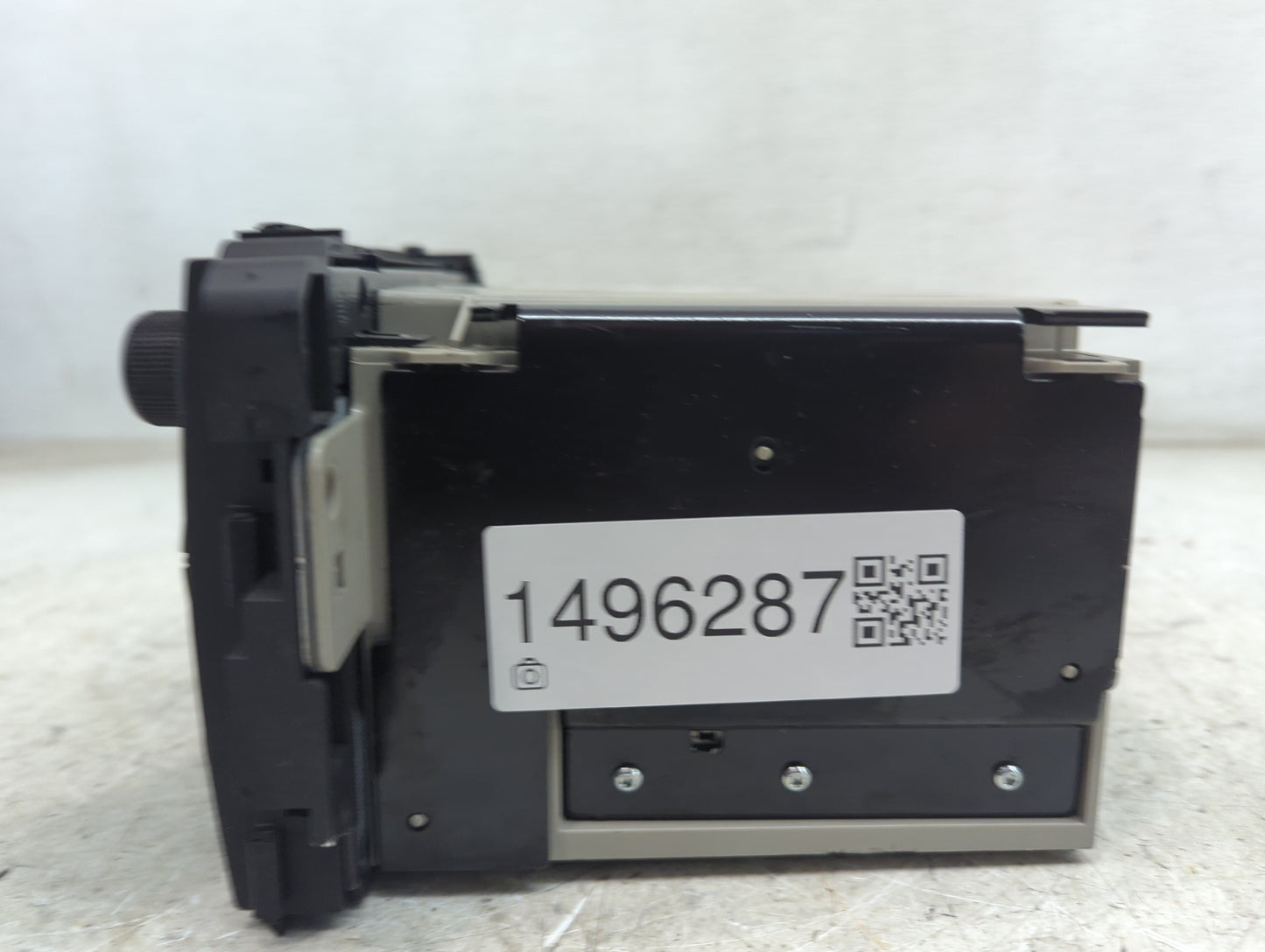 2009-2012 Buick Enclave Radio AM FM Cd Player Receiver Replacement P/N:20935116 28256336, 28144 Fits Fits 2009 2010 2011 201