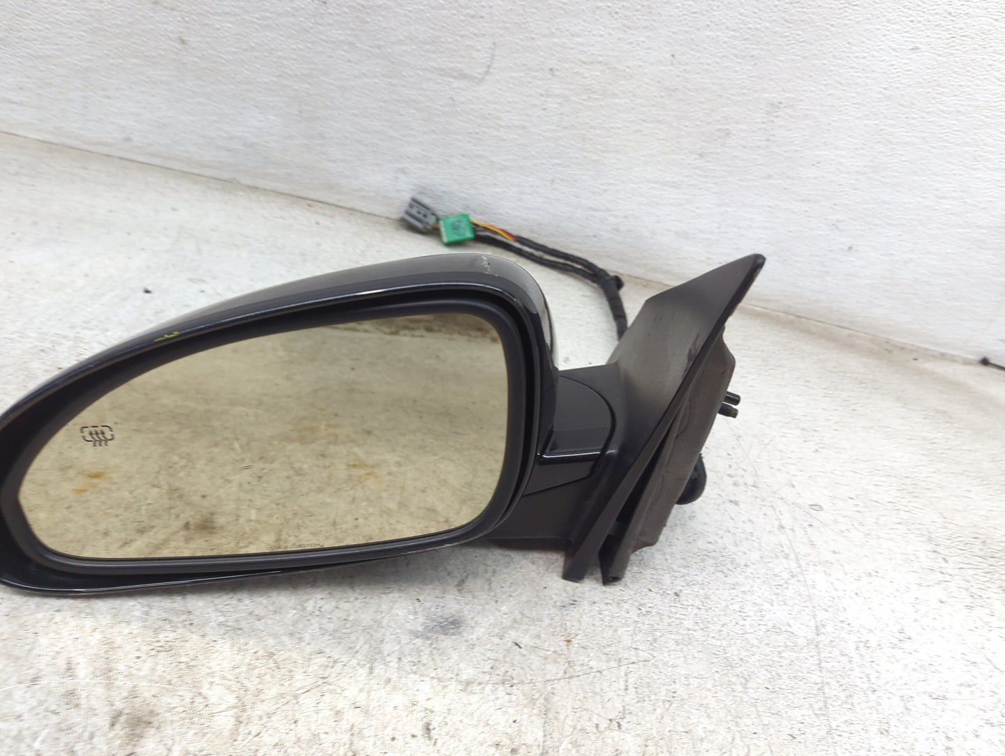 2008-2012 Buick Enclave Driver Side View Mirror - Left Door Mirror OEM Used - Oemusedautoparts1.com