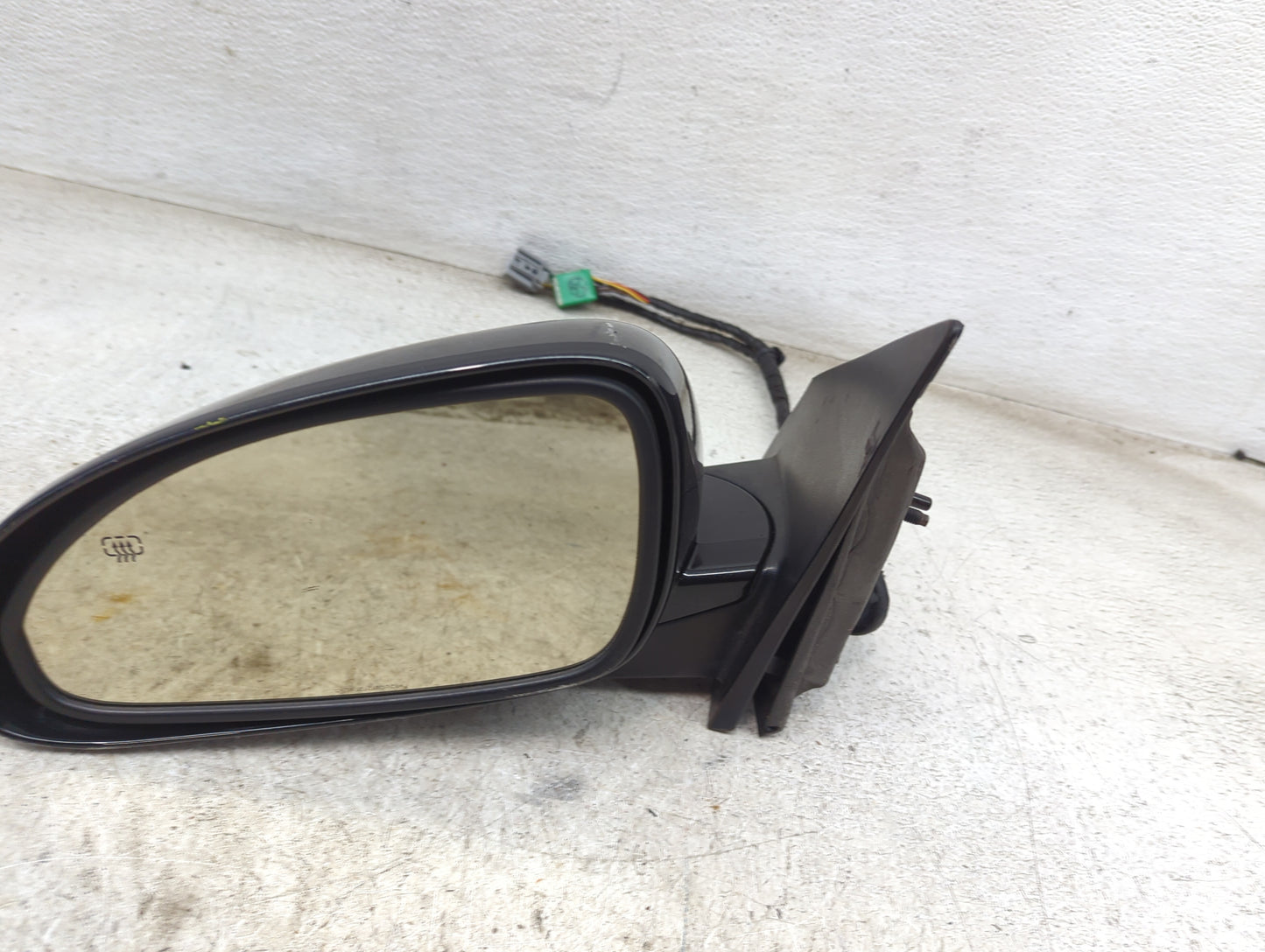 2008-2012 Buick Enclave Driver Side View Mirror - Left Door Mirror OEM Used - Oemusedautoparts1.com