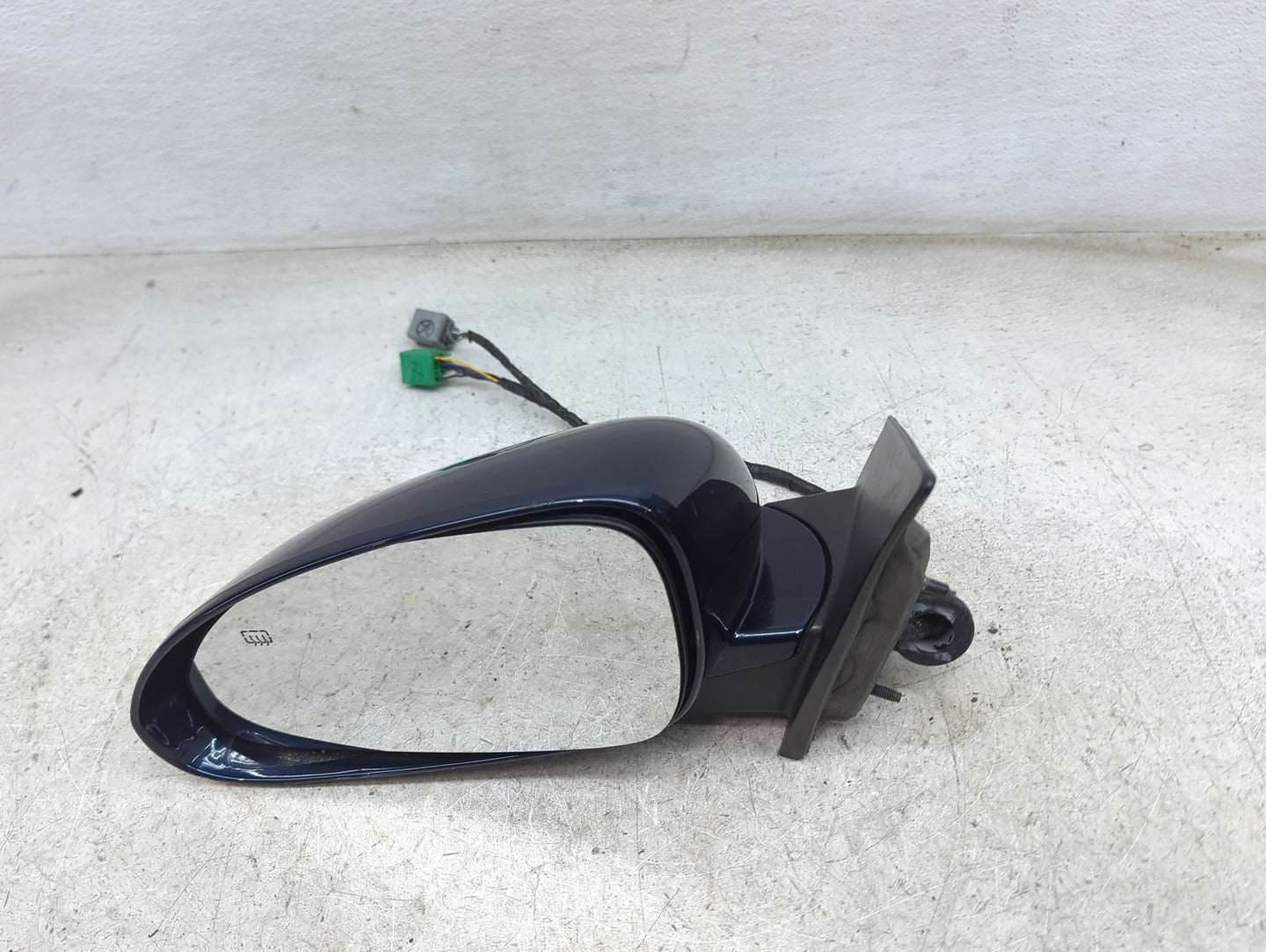 2008-2012 Buick Enclave Driver Side View Mirror - Left Door Mirror OEM Used - Oemusedautoparts1.com