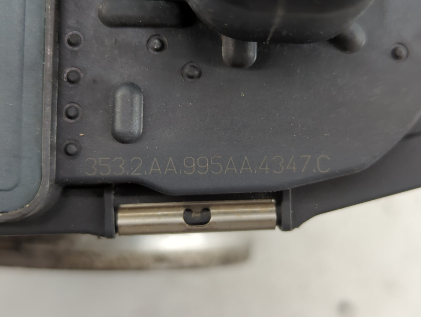 2008-2011 Buick Enclave Throttle Body P/N:591HB 995AA Fits Fits 2007 2008 2009 2010 2011 OEM Used Auto Parts - Oemusedautopa