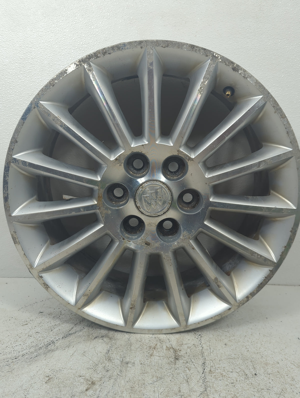 2008-2012 Buick Enclave Oem Wheel Rim 5016977 - Oemusedautoparts1.com