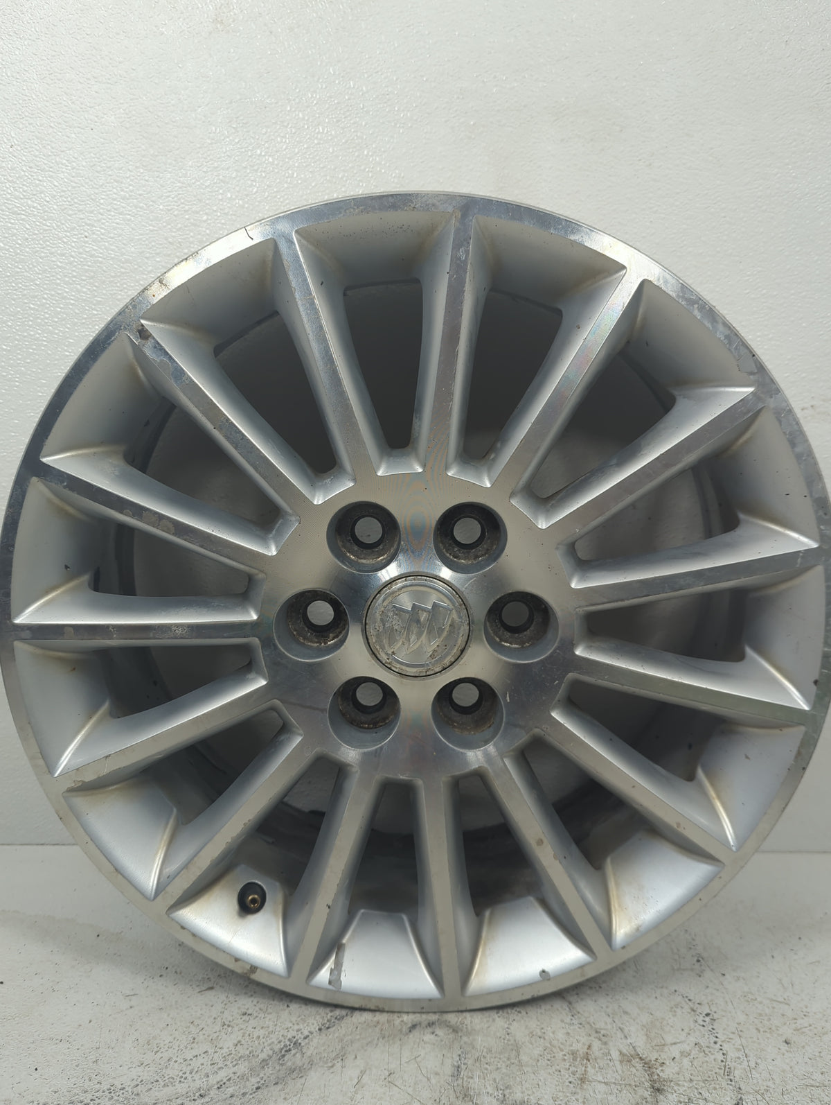 2008-2012 Buick Enclave Oem Wheel Rim 5016980 - Oemusedautoparts1.com