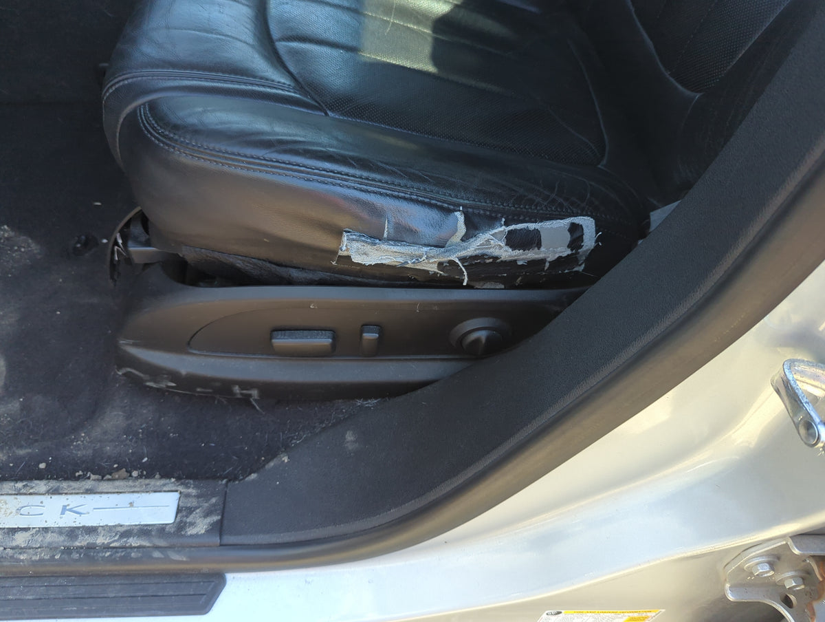 2010-2011 Buick Enclave Driver Front Seat Oem 5018260 - Oemusedautoparts1.com