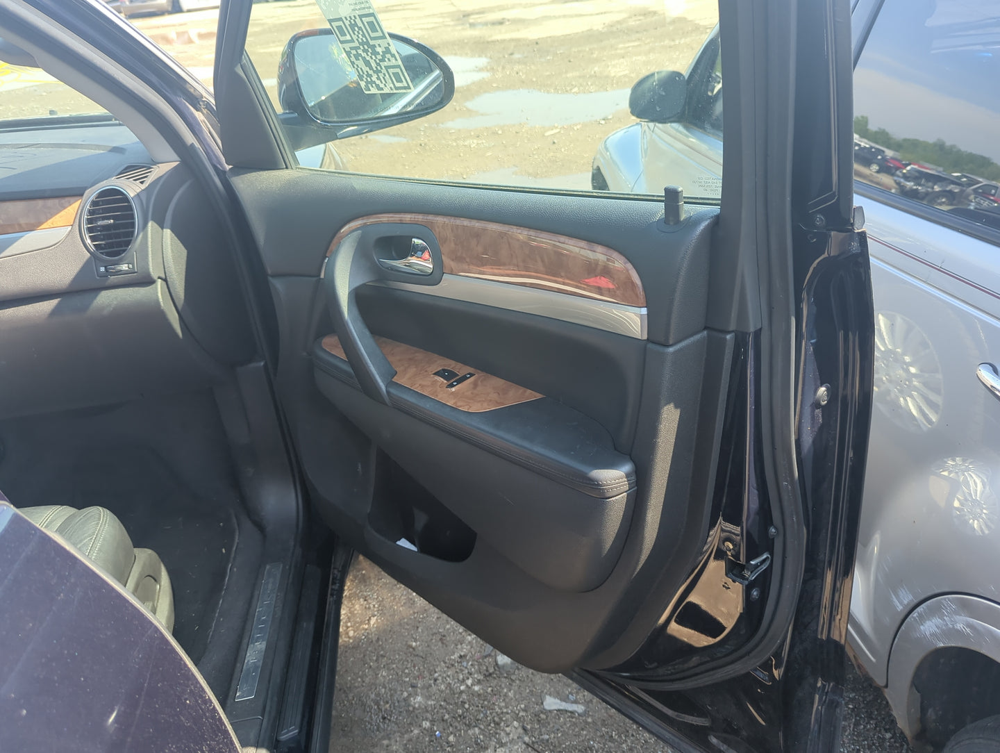 2011 Buick Enclave Front Right Passenger Interior Door Panel Trim - Oemusedautoparts1.com