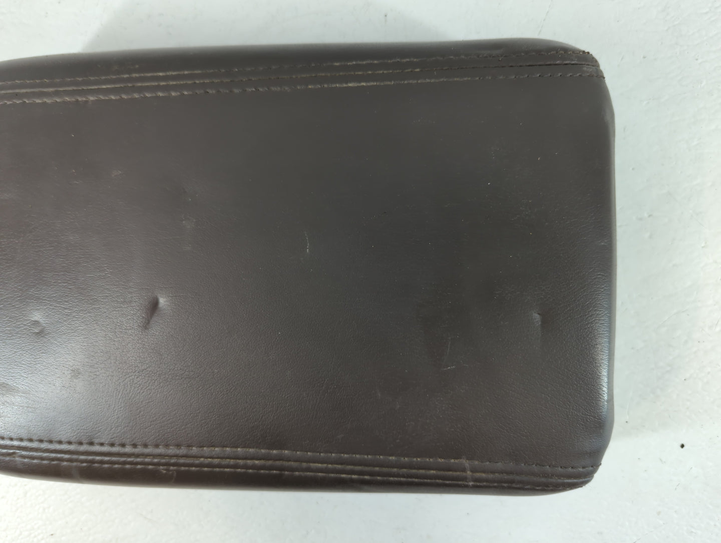 2011 Buick Enclave Center Console Armrest Cover Lid Black - Oemusedautoparts1.com