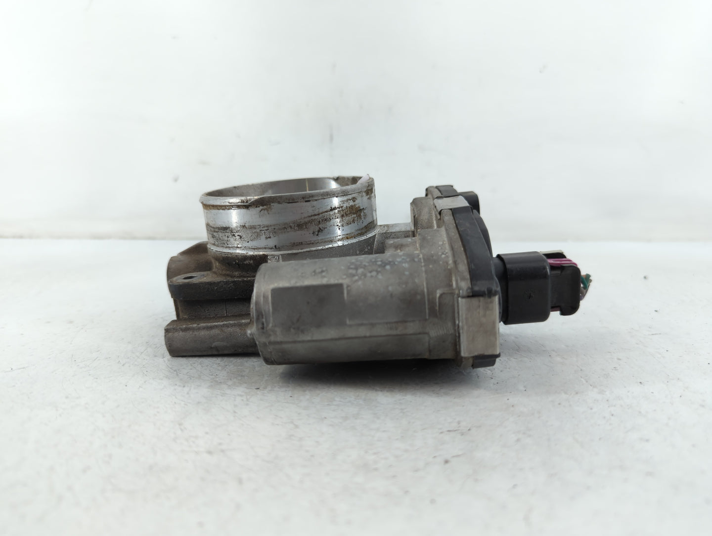 2008-2011 Buick Enclave Throttle Body P/N:995AA3122C Fits Fits 2007 2008 2009 2010 2011 OEM Used Auto Parts - Oemusedautopar