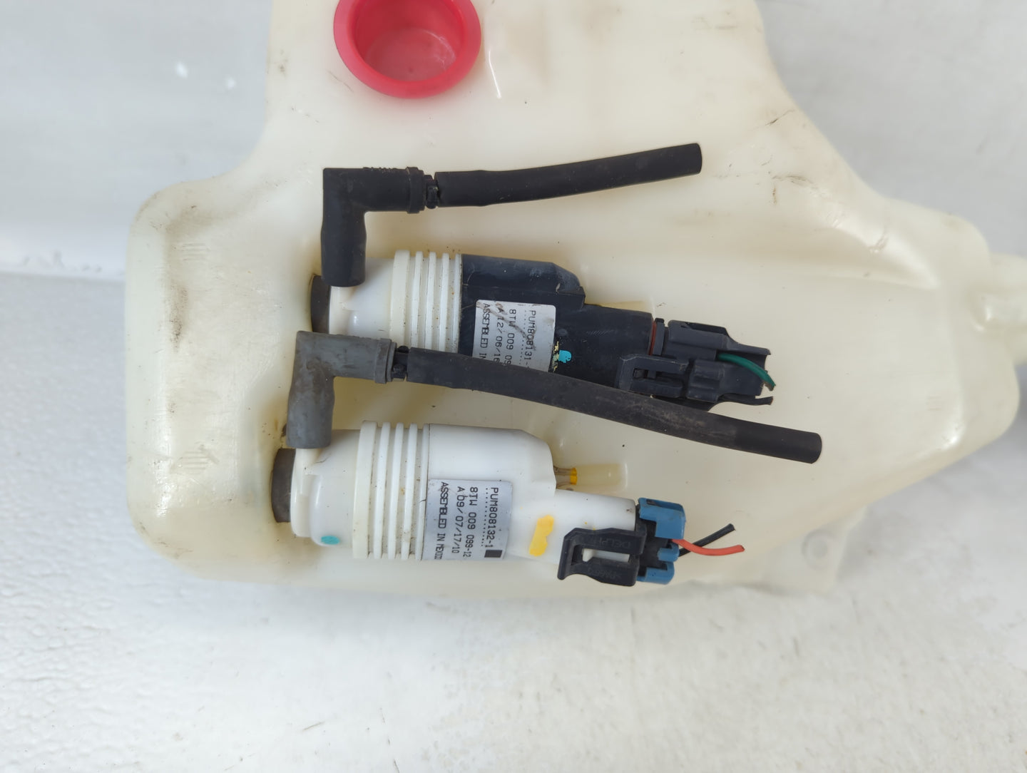 2010-2017 Buick Enclave Windshield Washer Fluid Reservoir Bottle Oem - Oemusedautoparts1.com