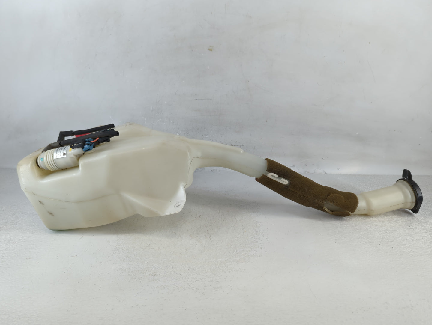 2010-2017 Buick Enclave Windshield Washer Fluid Reservoir Bottle Oem - Oemusedautoparts1.com
