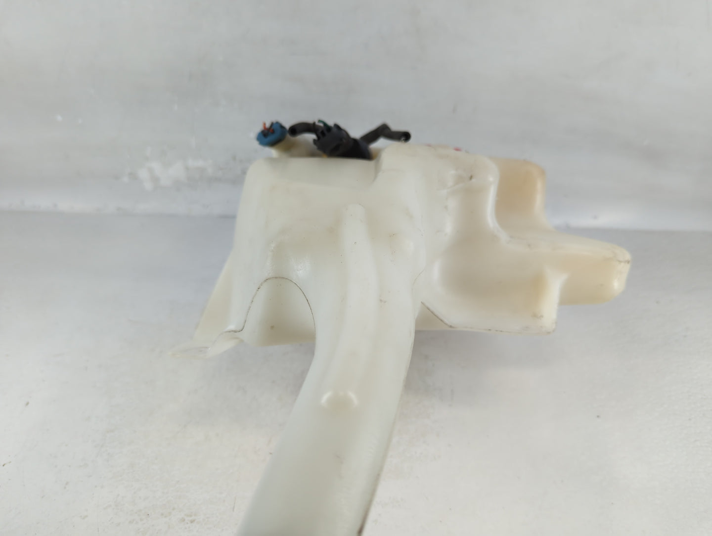 2010-2017 Buick Enclave Windshield Washer Fluid Reservoir Bottle Oem - Oemusedautoparts1.com