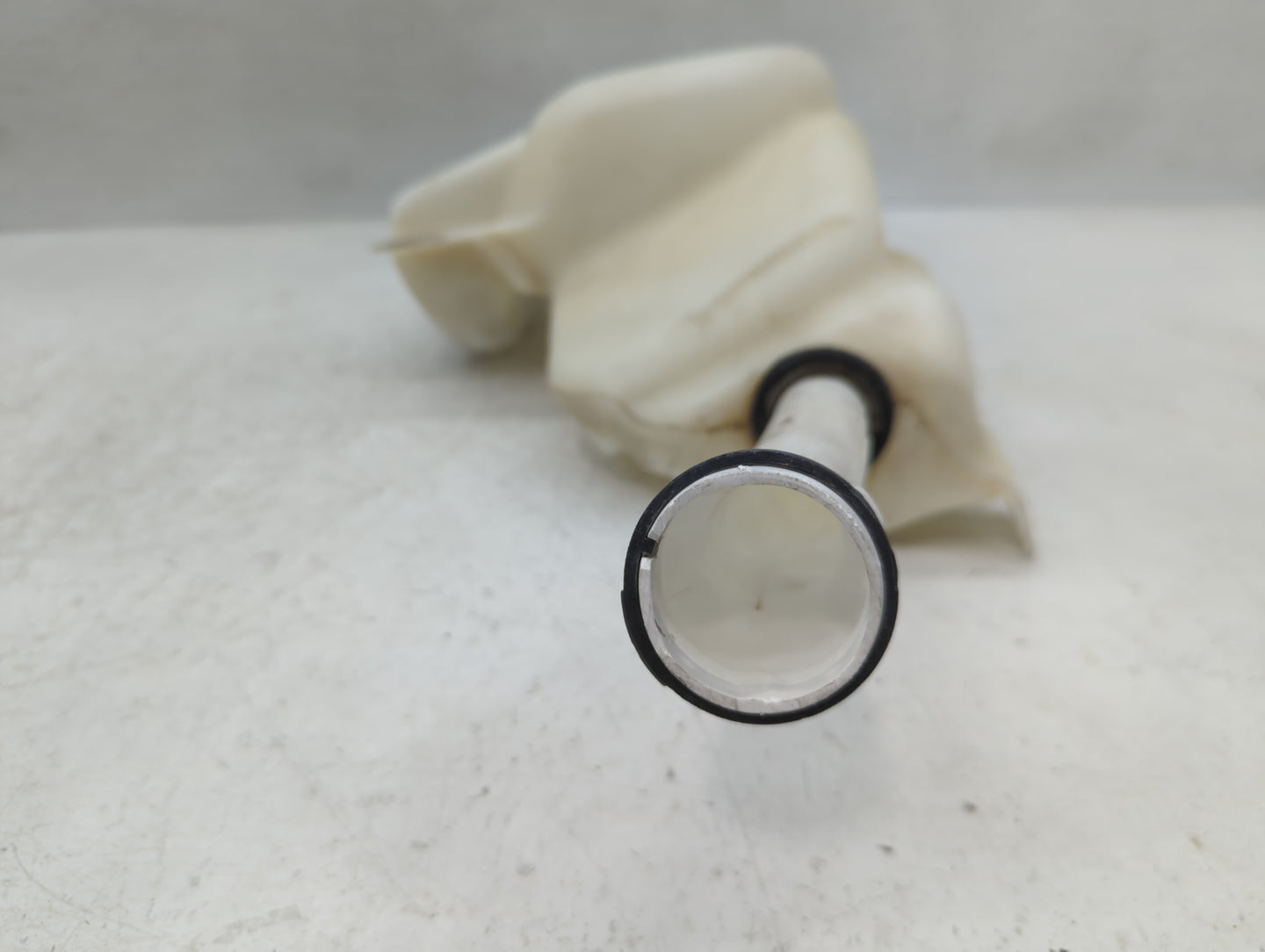 2010-2016 Buick Lacrosse Windshield Washer Fluid Reservoir Bottle Oem - Oemusedautoparts1.com