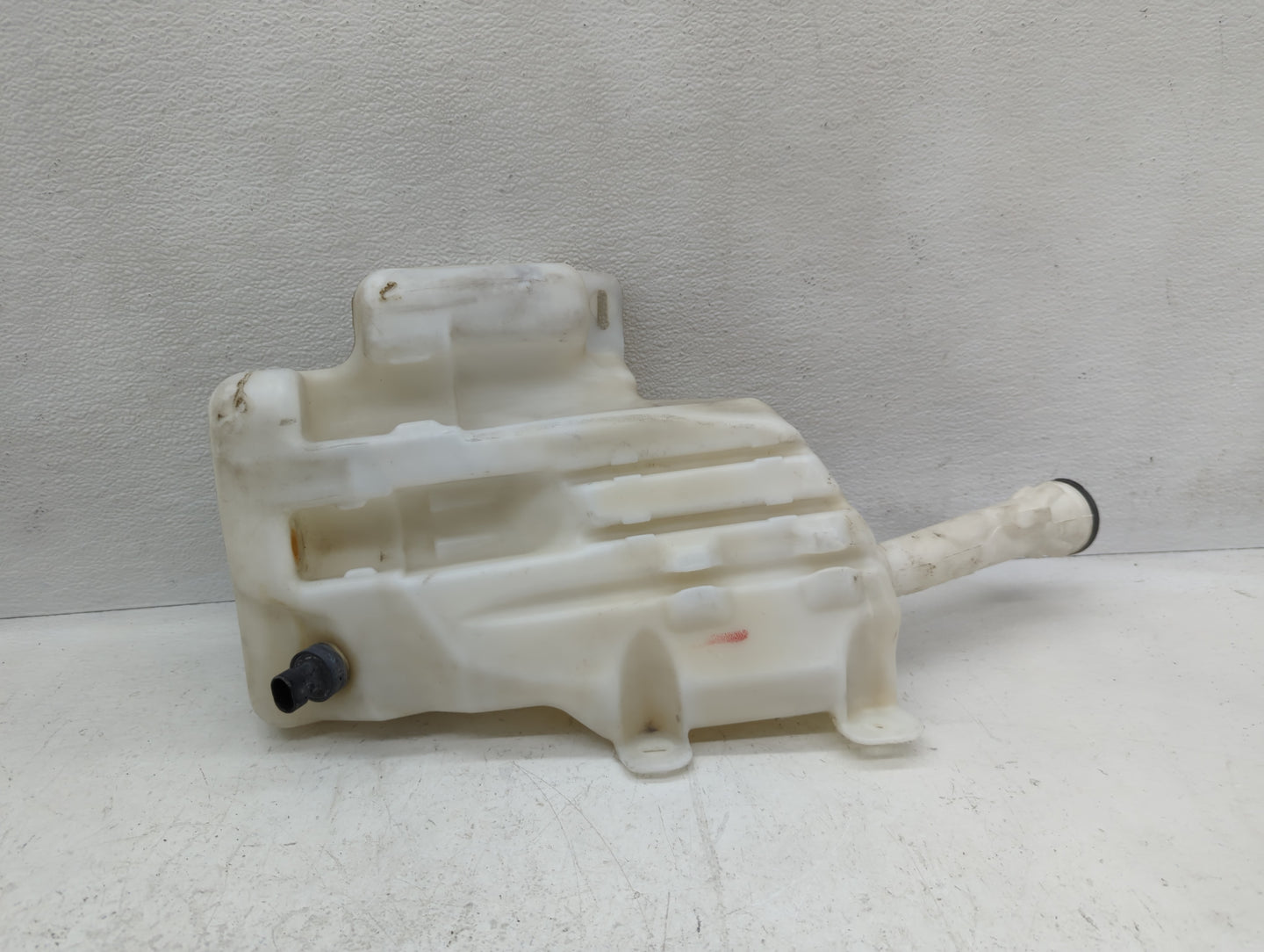 2010-2016 Buick Lacrosse Windshield Washer Fluid Reservoir Bottle Oem - Oemusedautoparts1.com