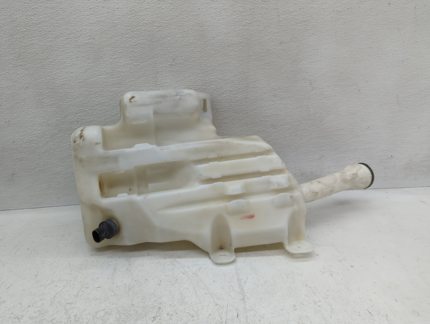 2010-2016 Buick Lacrosse Windshield Washer Fluid Reservoir Bottle Oem - Oemusedautoparts1.com