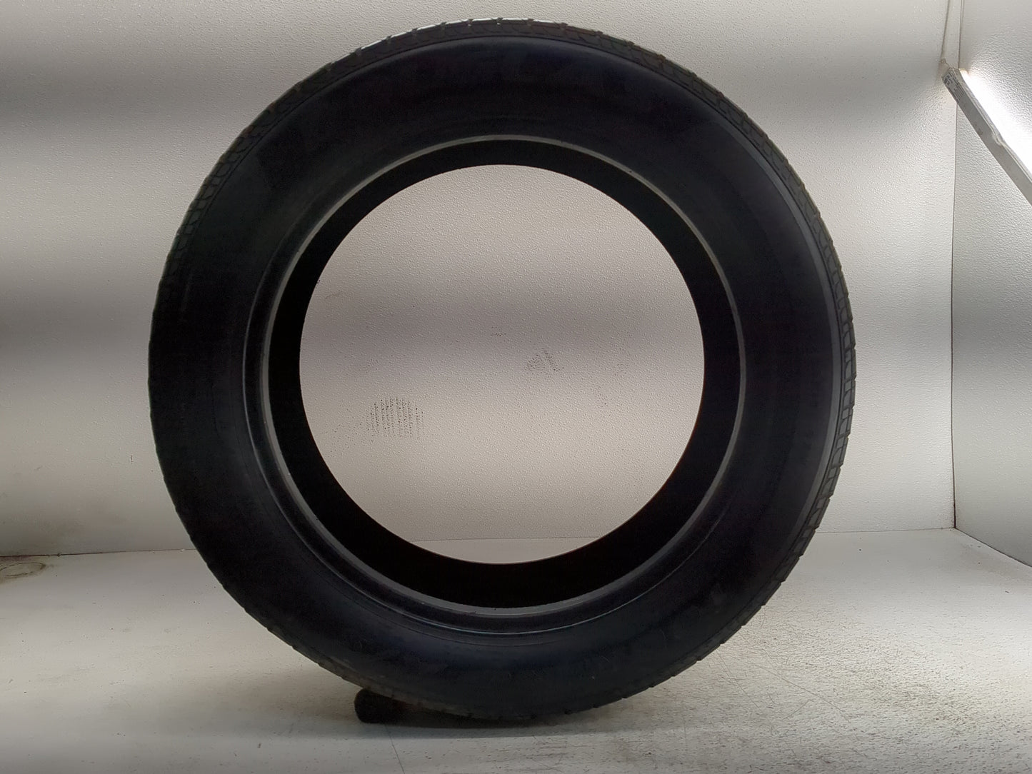 Used Tire 235/50R18 DOUGLAS TOURING A/S 97W - Tread Depth 9/32 - Oemusedautoparts1.com