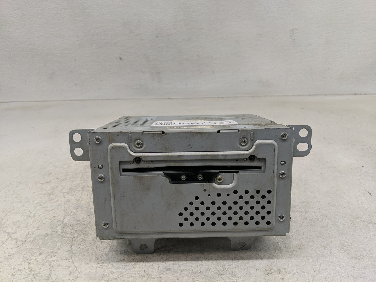 2010-2011 Buick Lacrosse Radio AM FM Cd Player Receiver Replacement P/N:20888798 22744758 Fits Fits 2010 2011 OEM Used Auto 