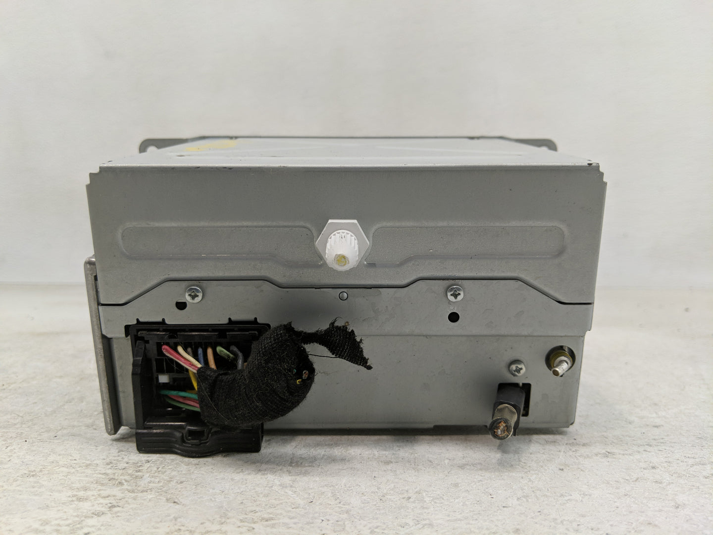 2011-2012 Buick Lacrosse Radio AM FM Cd Player Receiver Replacement P/N:20983517 Fits Fits 2010 2011 2012 OEM Used Auto Part