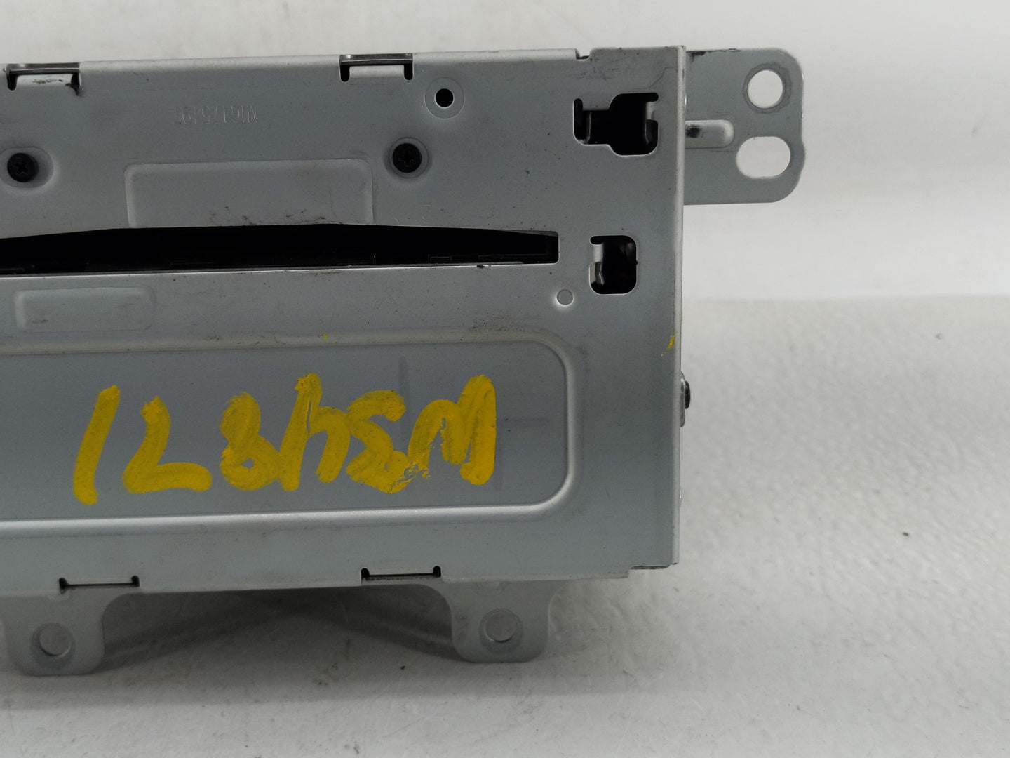 2011-2012 Buick Lacrosse Radio AM FM Cd Player Receiver Replacement P/N:20983517 Fits Fits 2010 2011 2012 OEM Used Auto Part