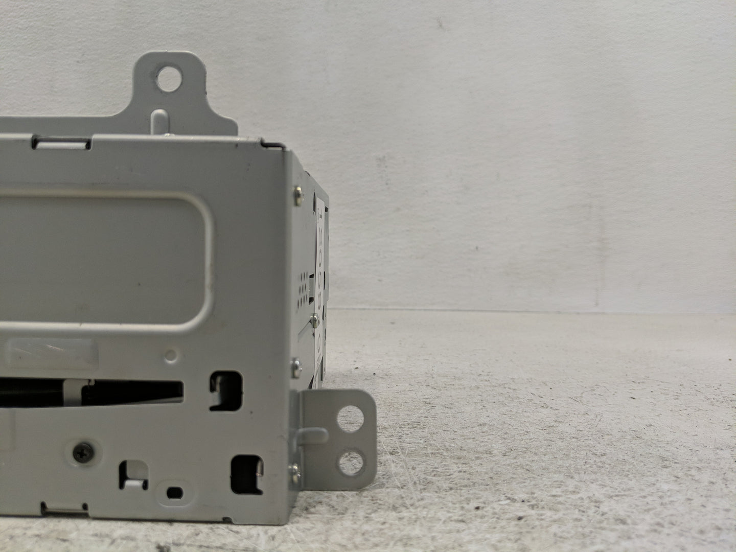 2011-2012 Buick Lacrosse Radio AM FM Cd Player Receiver Replacement P/N:20983517 Fits Fits 2010 2011 2012 OEM Used Auto Part
