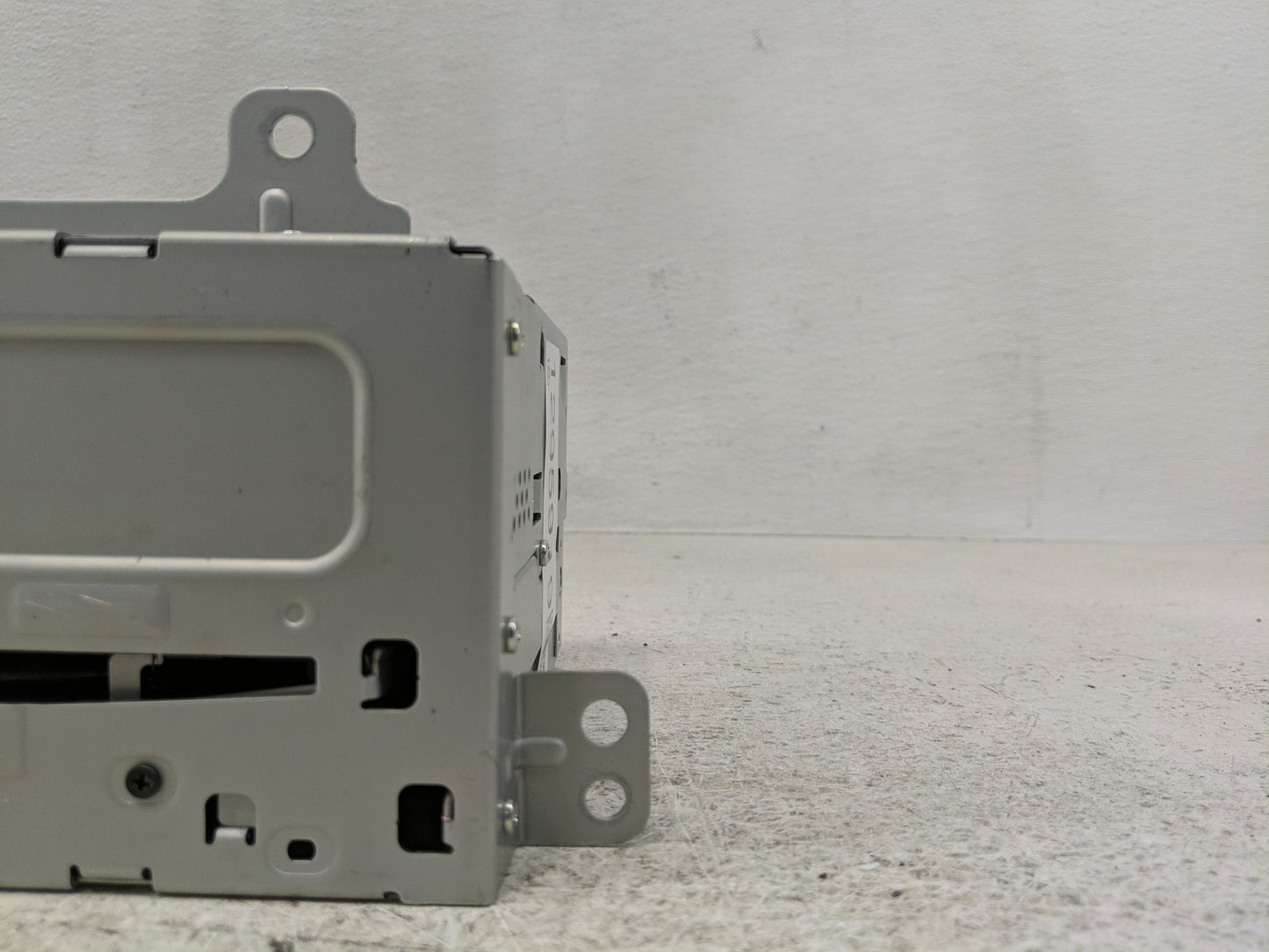 2011-2012 Buick Lacrosse Radio AM FM Cd Player Receiver Replacement P/N:20983517 Fits Fits 2010 2011 2012 OEM Used Auto Part