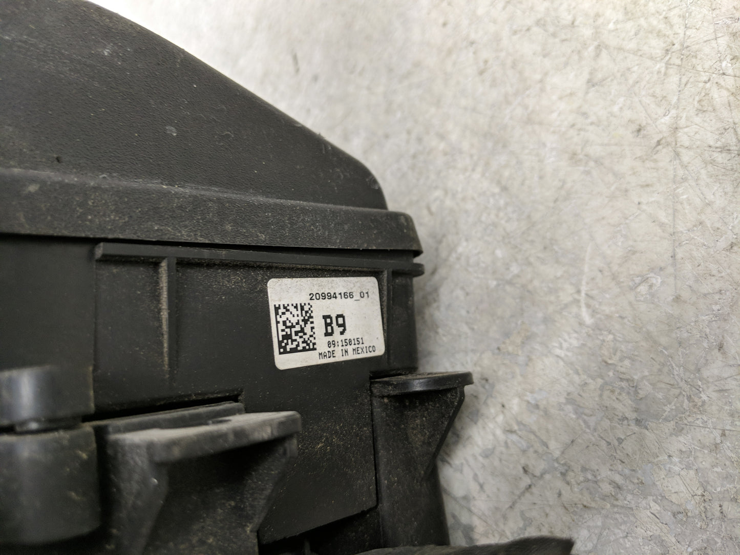 2011 Buick Lacrosse Fusebox Fuse Box Panel Relay Module P/N:13272071 13272072 Fits OEM Used Auto Parts - Oemusedautoparts1.c