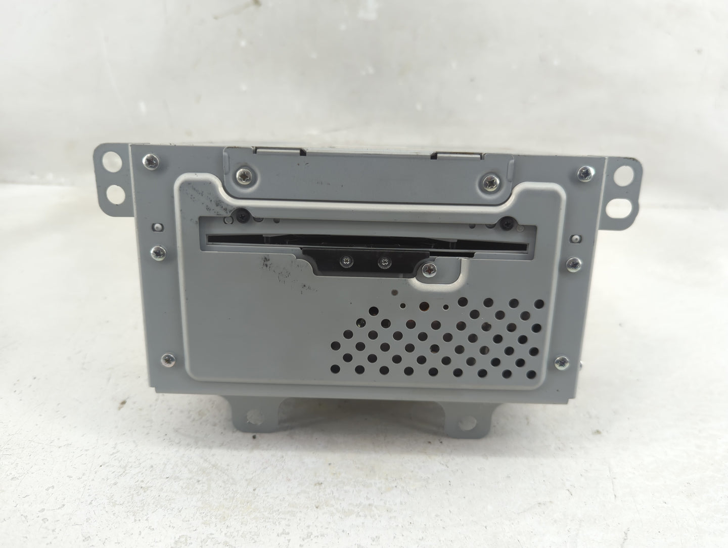 2010-2011 Buick Lacrosse Radio AM FM Cd Player Receiver Replacement P/N:20870156 Fits Fits 2010 2011 2012 OEM Used Auto Part