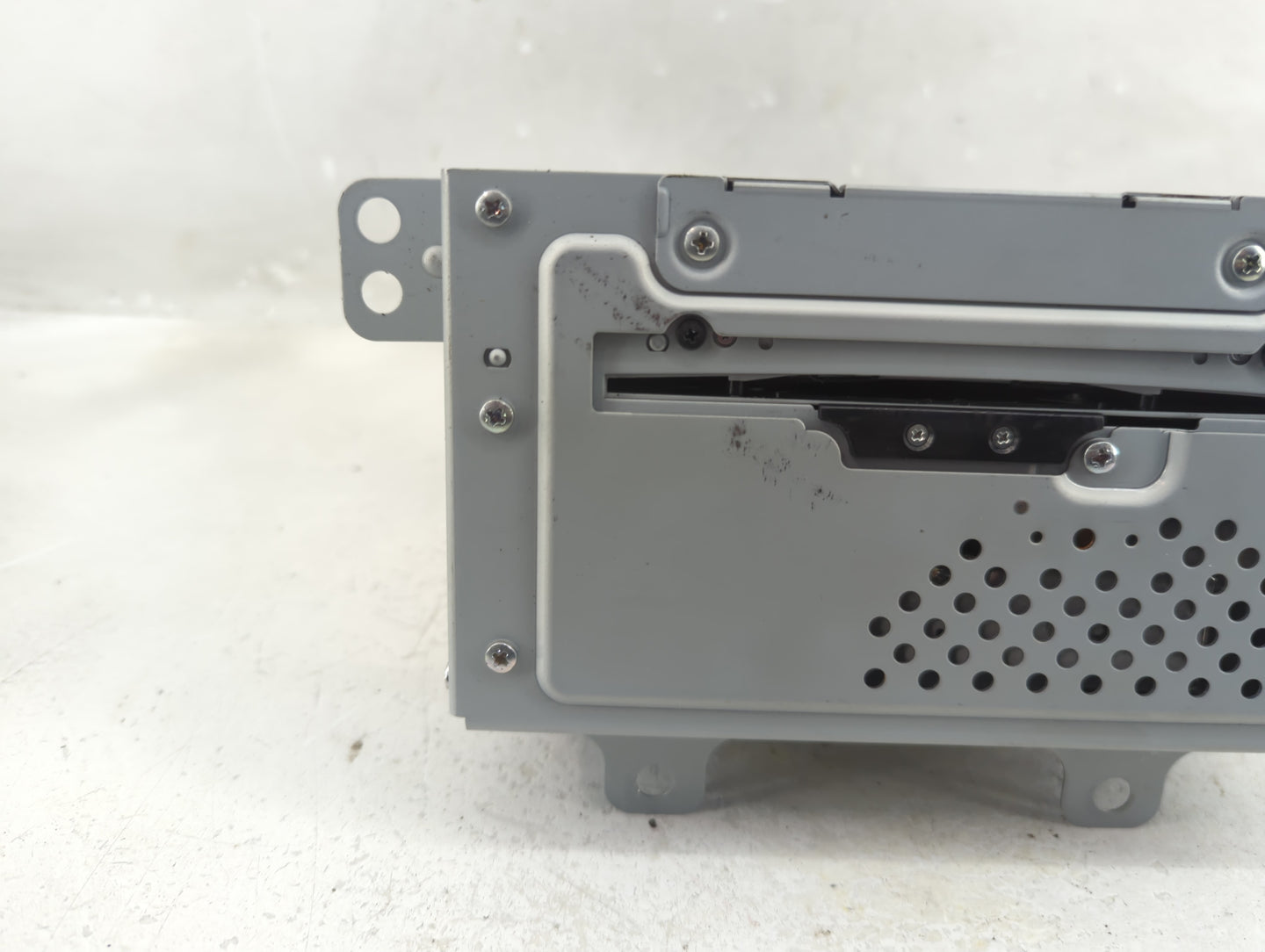2010-2011 Buick Lacrosse Radio AM FM Cd Player Receiver Replacement P/N:20870156 Fits Fits 2010 2011 2012 OEM Used Auto Part
