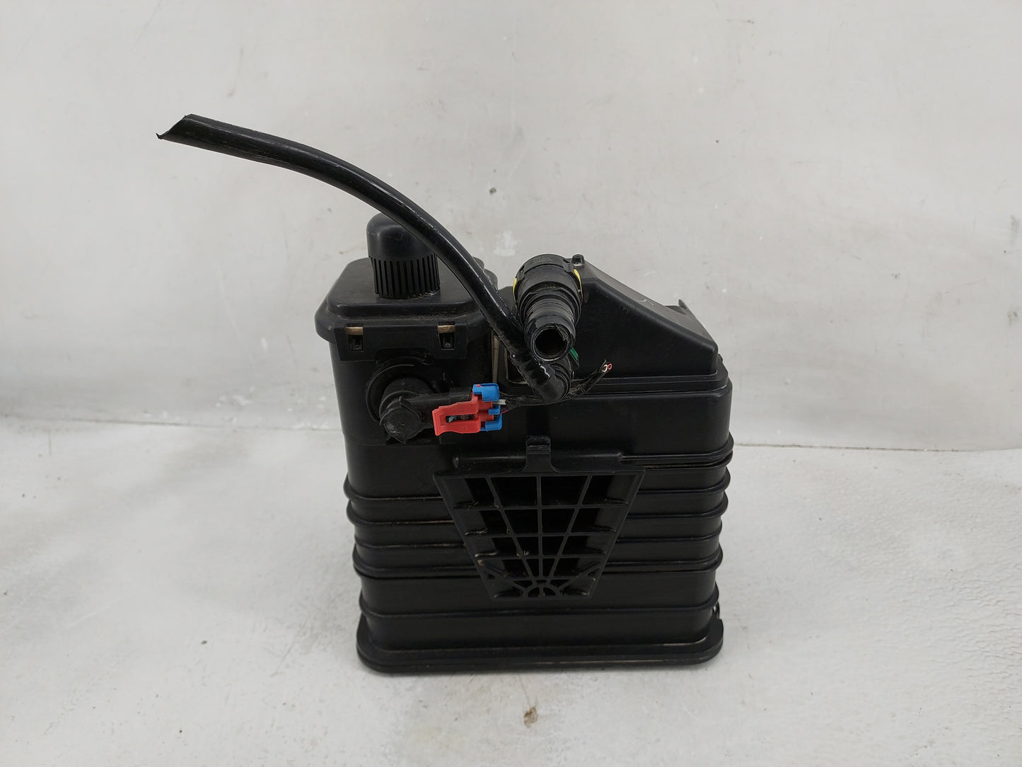 2011 Buick Lacrosse Fuel Vapor Charcoal Canister - Oemusedautoparts1.com