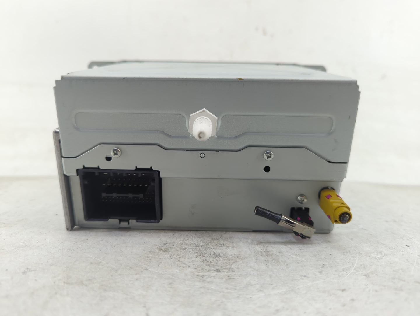 2010-2011 Buick Lacrosse Radio AM FM Cd Player Receiver Replacement P/N:20983517 Fits Fits 2010 2011 OEM Used Auto Parts - O