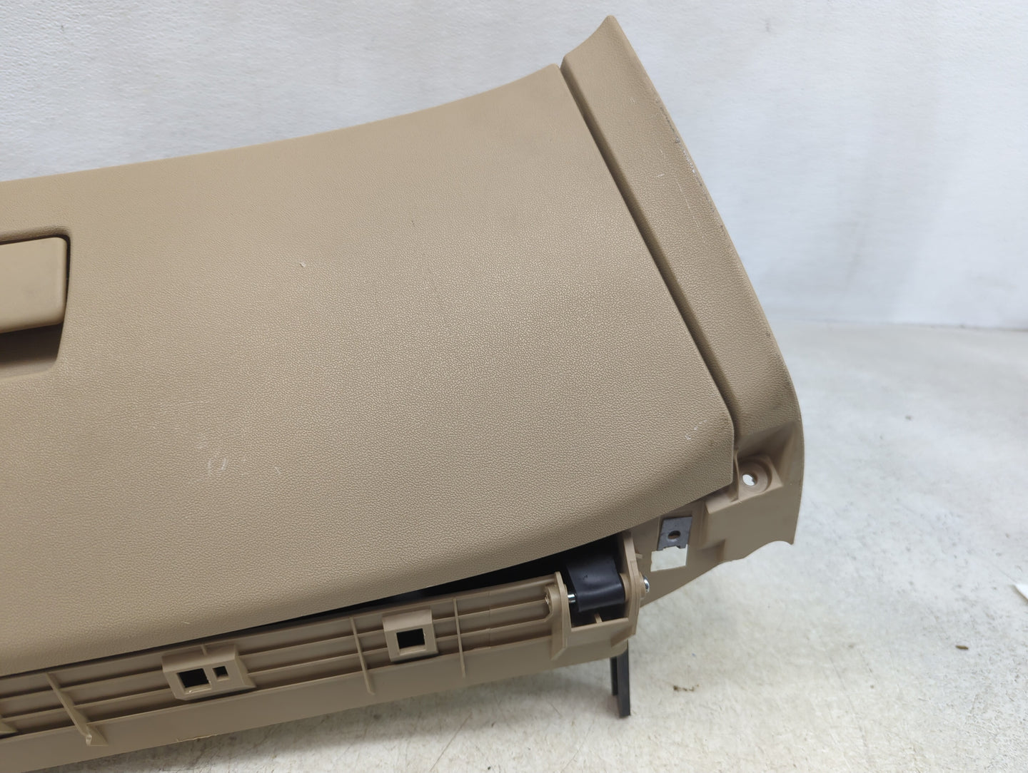 2011 Buick Lacrosse Passenger Glove Box Door Storage Compartment Beige - Oemusedautoparts1.com